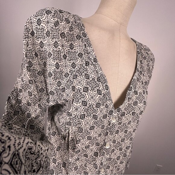 ❤️ GAP Black and White Patterned Blouse XS - Picture 4 of 10